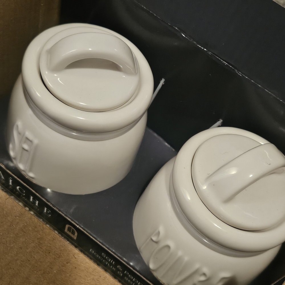 Salt & Pepper Jars SEL & POIVRE French Cream Coloured Adorable - Picture 4 of 6